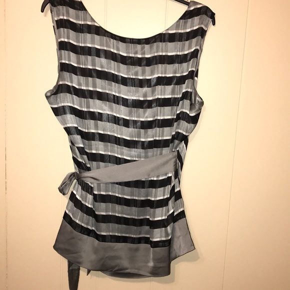 Top - Picture 2 of 2